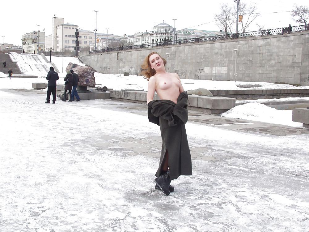 25P Public Nudity ( Snow ) 
