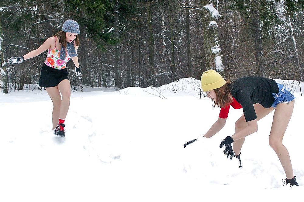 25P Public Nudity ( Snow ) 