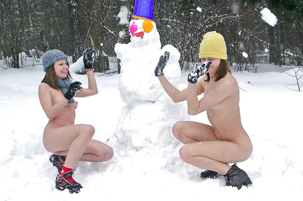 25P Public Nudity ( Snow ) 