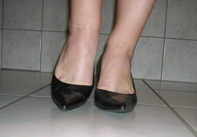 25P Jeans Skirt and Barefeet