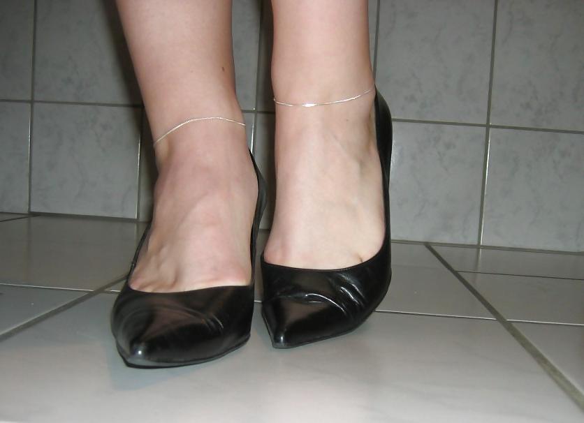 25P Jeans Skirt and Barefeet