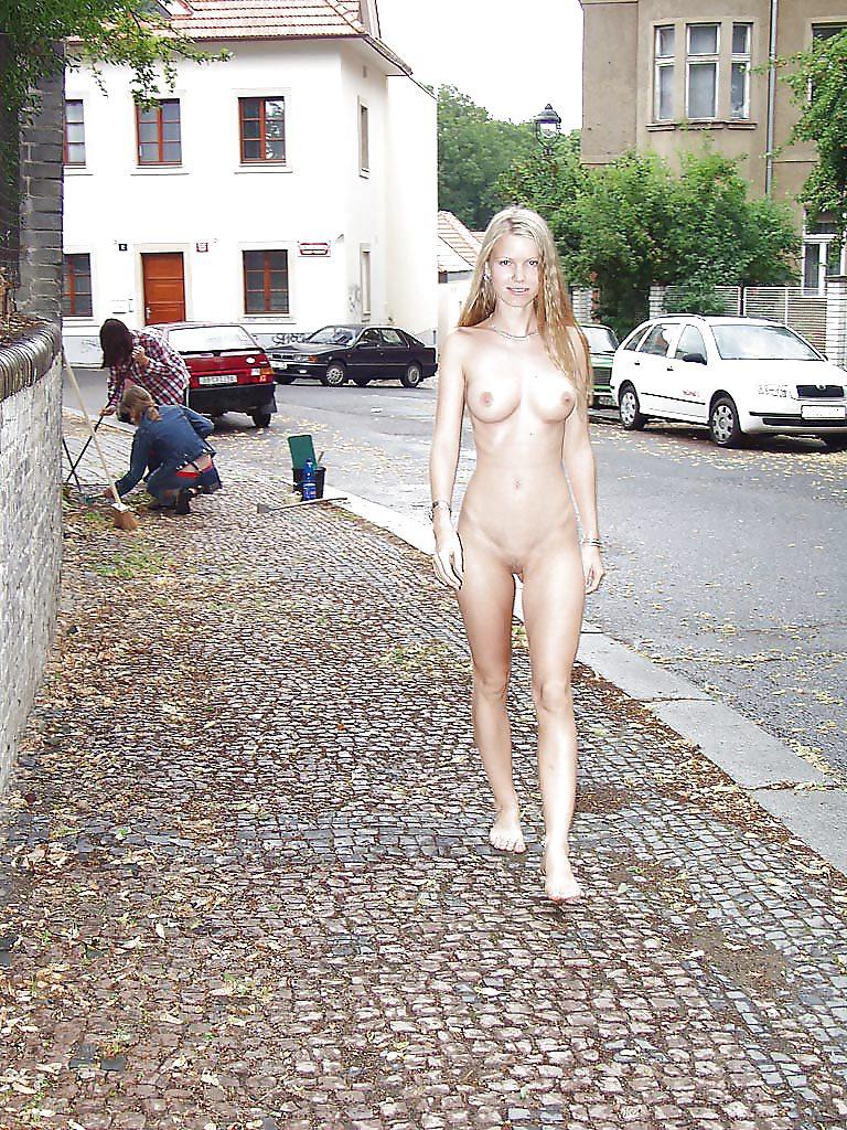 16P Public Viewing -69-