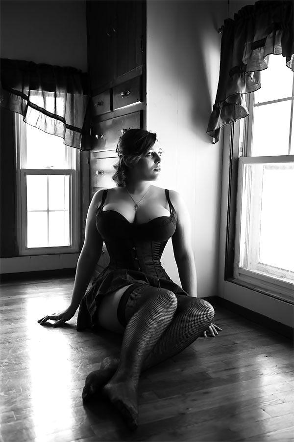 25P Curvy Beauties 9