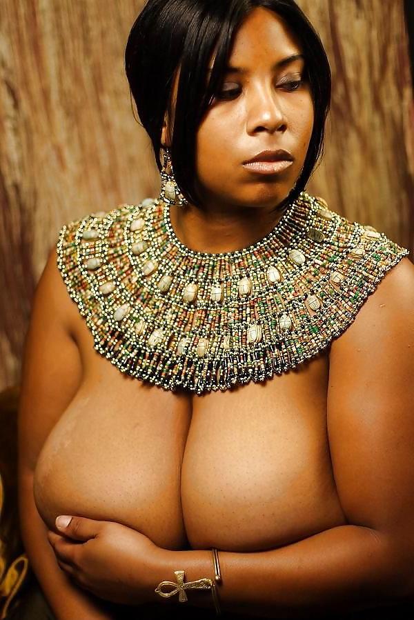 25P Curvy Beauties 9