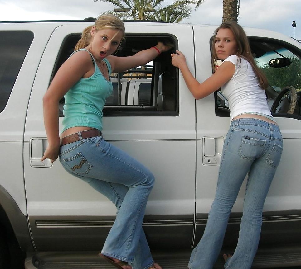 25P Queens in Jeans CXXXXVIII