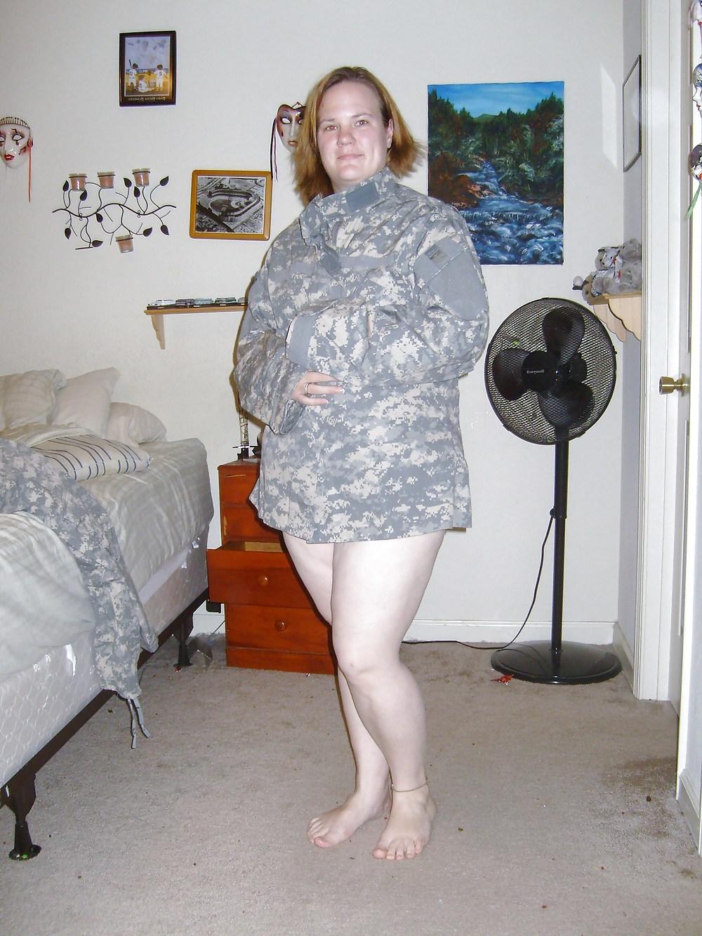7P Slut Army Wife