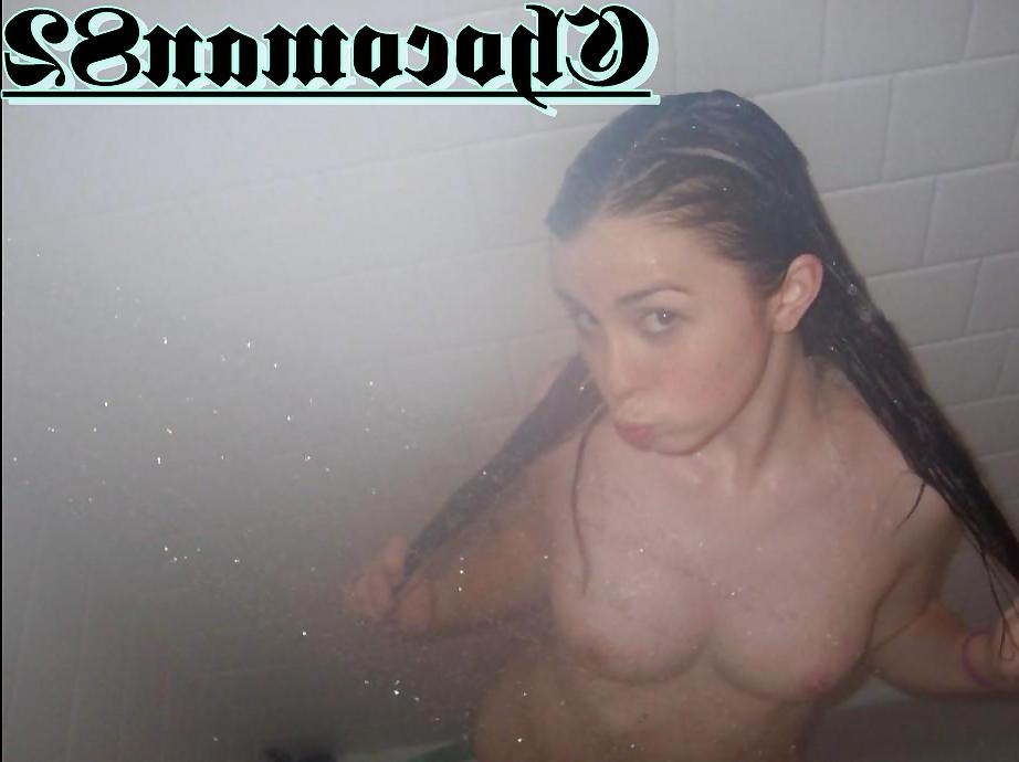 21P Two girls in the bathroom 