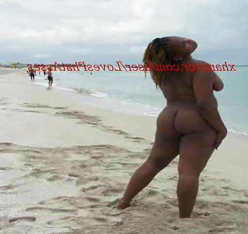 10P Very Brave Public Nudity Fun