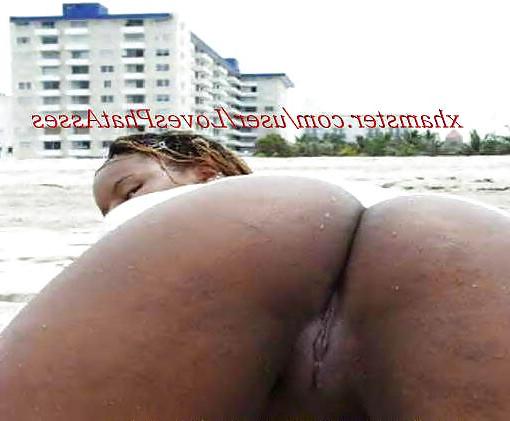 10P Very Brave Public Nudity Fun