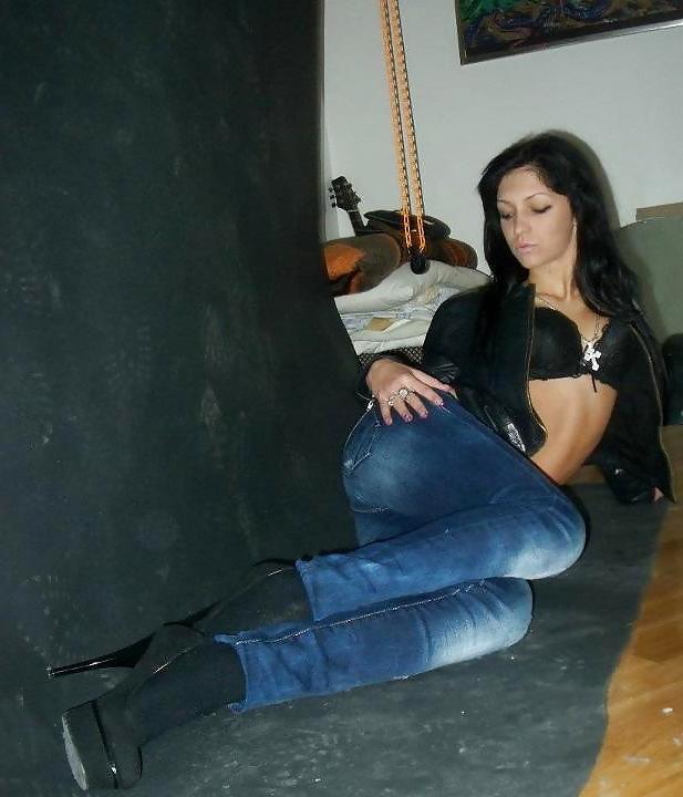 25P Queens in Jeans CLXXXVI