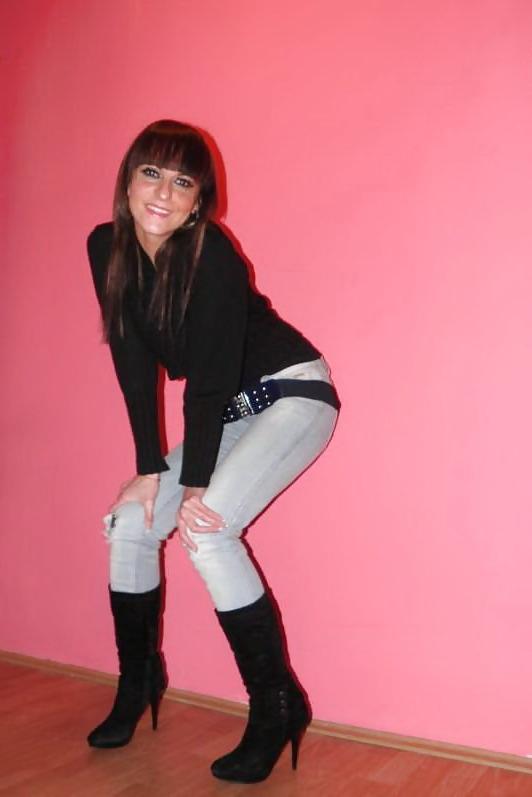 25P Queens in Jeans CLXXXVI
