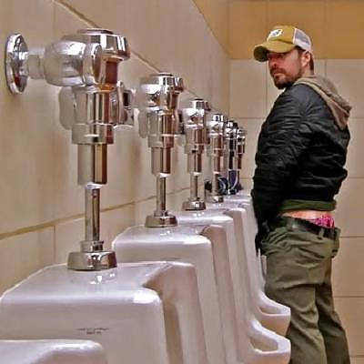 25P Men: Bathroom, Machos, Cum & Fun