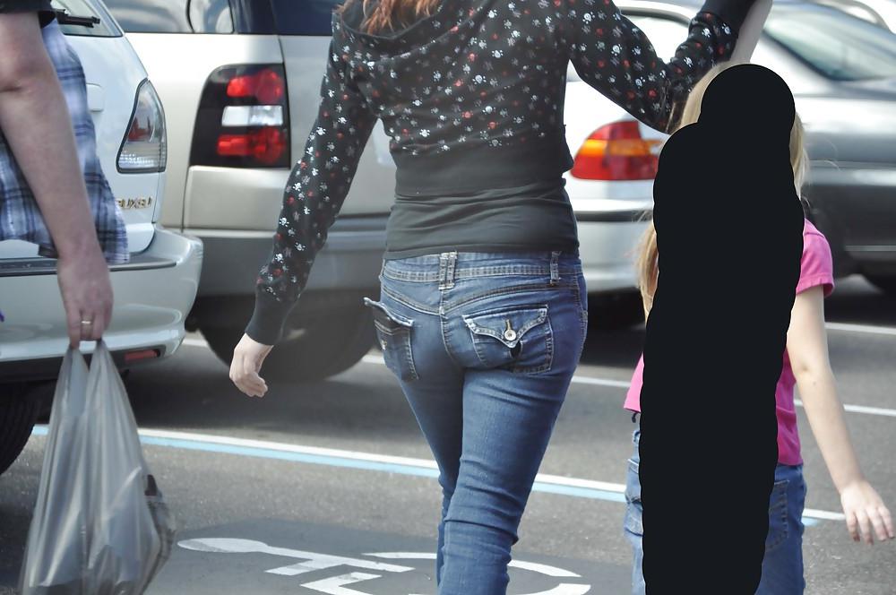 4P YNG Milf In Tight Jeans