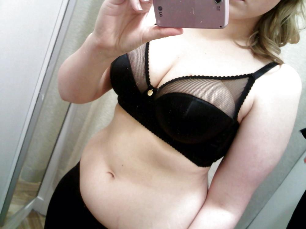 25P Curvy beautiful Emilie
