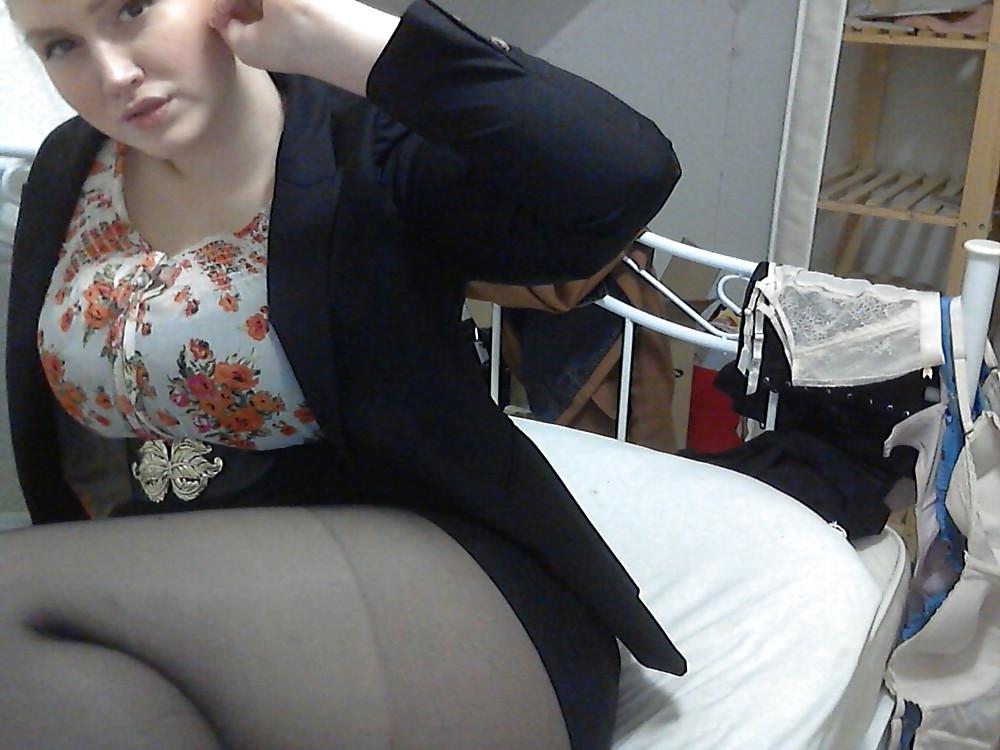 25P Curvy beautiful Emilie
