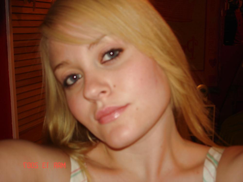 25P Cute curvy blonde EXGF