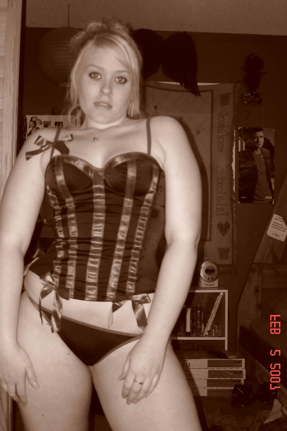 25P Cute curvy blonde EXGF