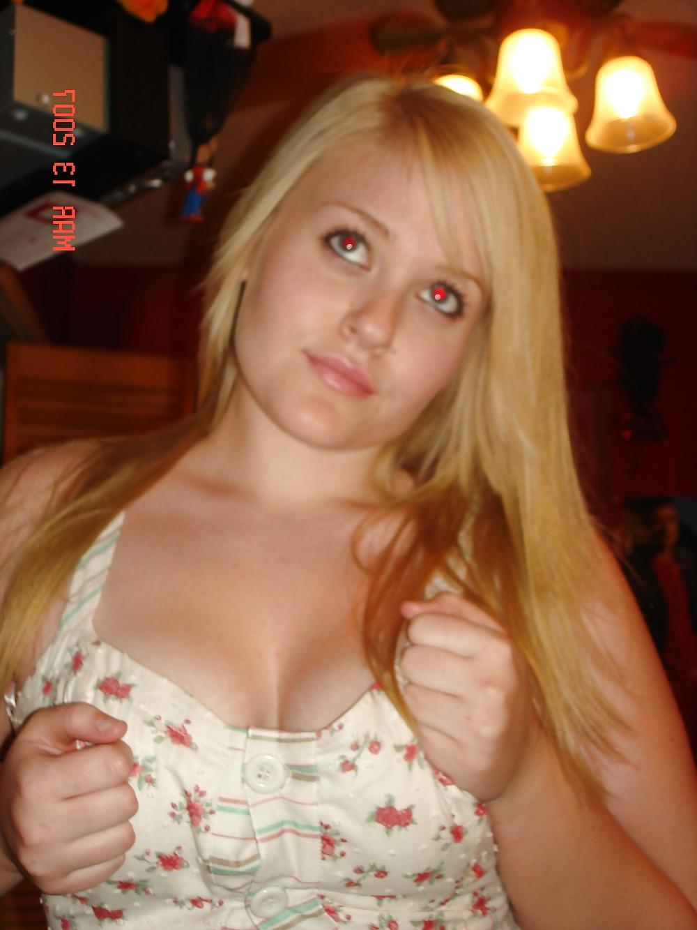 25P Cute curvy blonde EXGF