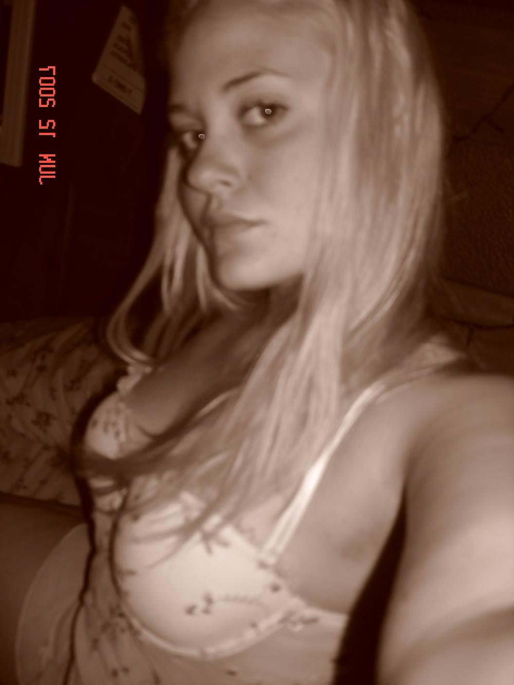 25P Cute curvy blonde EXGF