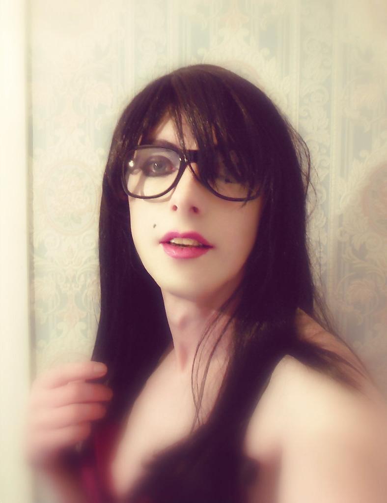 25P Tranny Pretty Kitty the Raven haired Party Girl