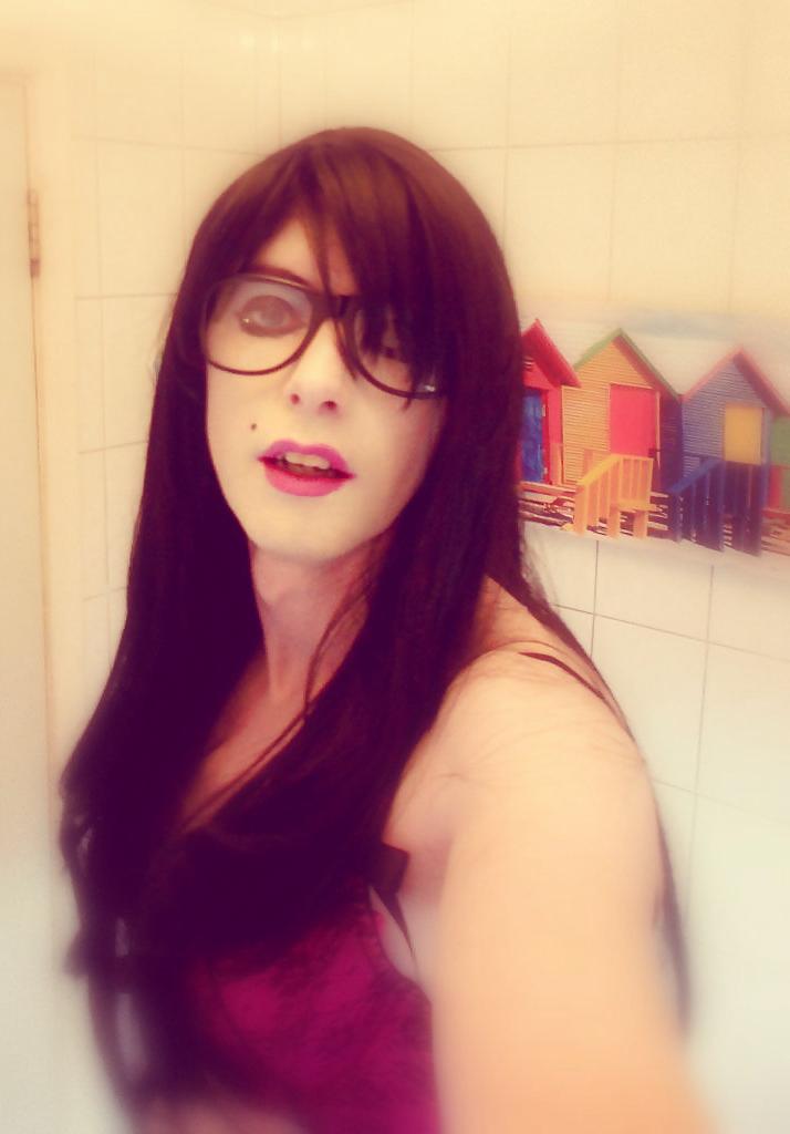 25P Tranny Pretty Kitty the Raven haired Party Girl