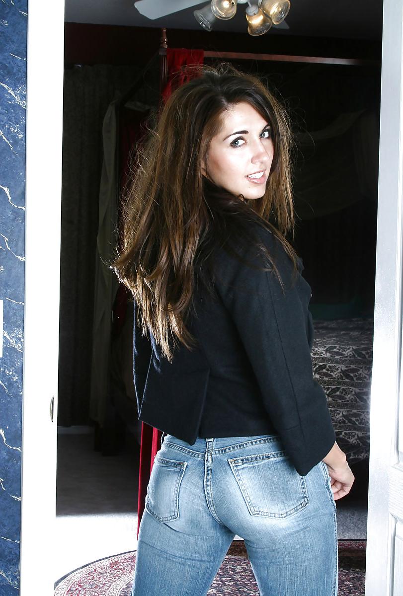 25P Queens in Jeans CLVIII
