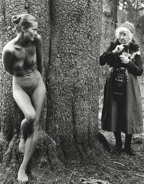 12P Women Nudity Art 