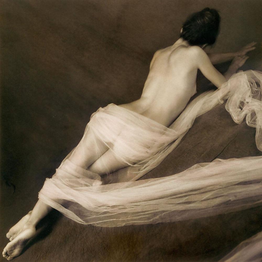 12P Women Nudity Art 