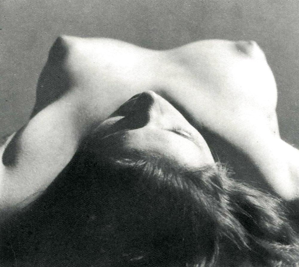 12P Women Nudity Art 
