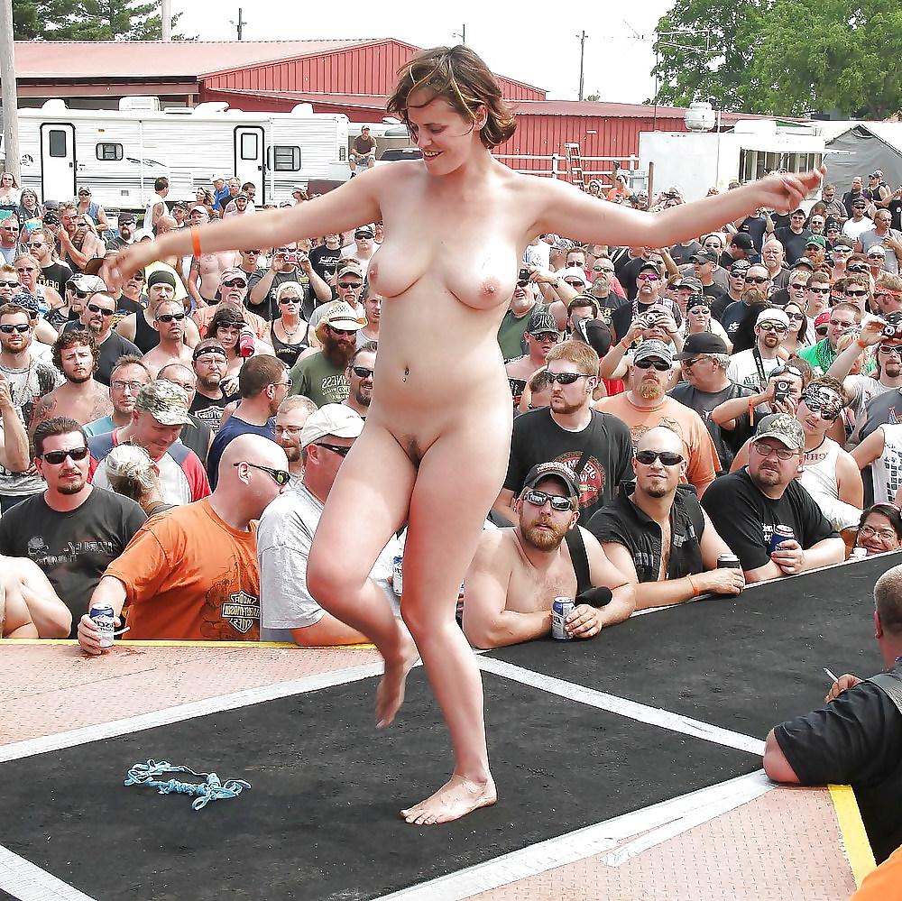18P Public Viewing -87-