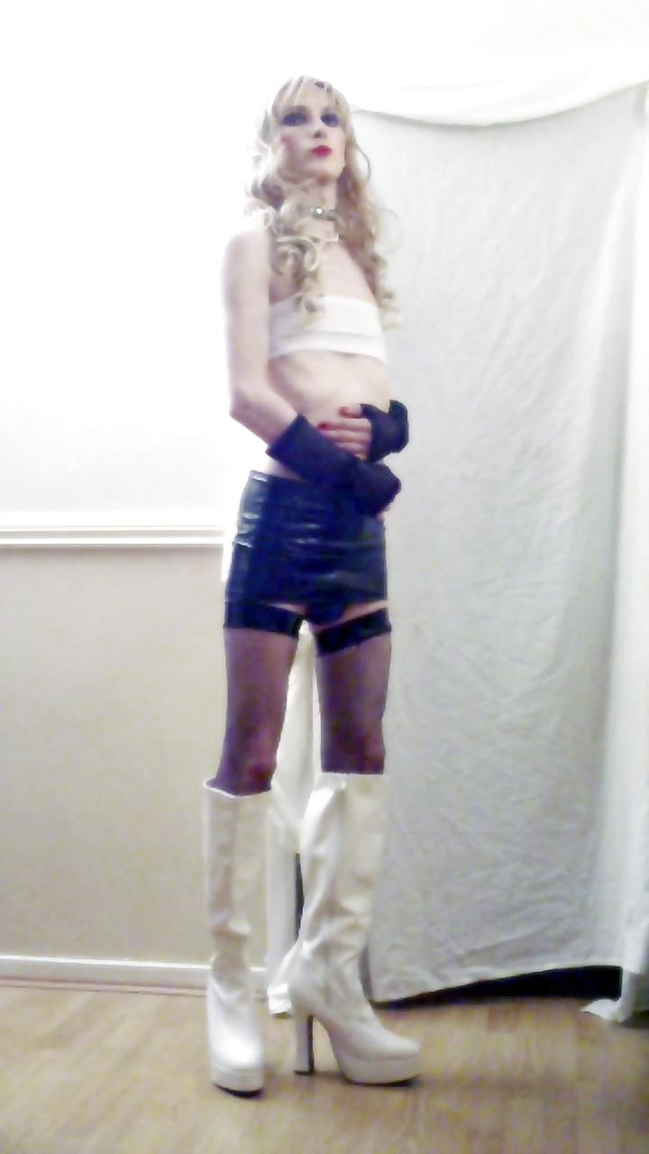25P TRANNY BIMBO SLUT SANDRA
