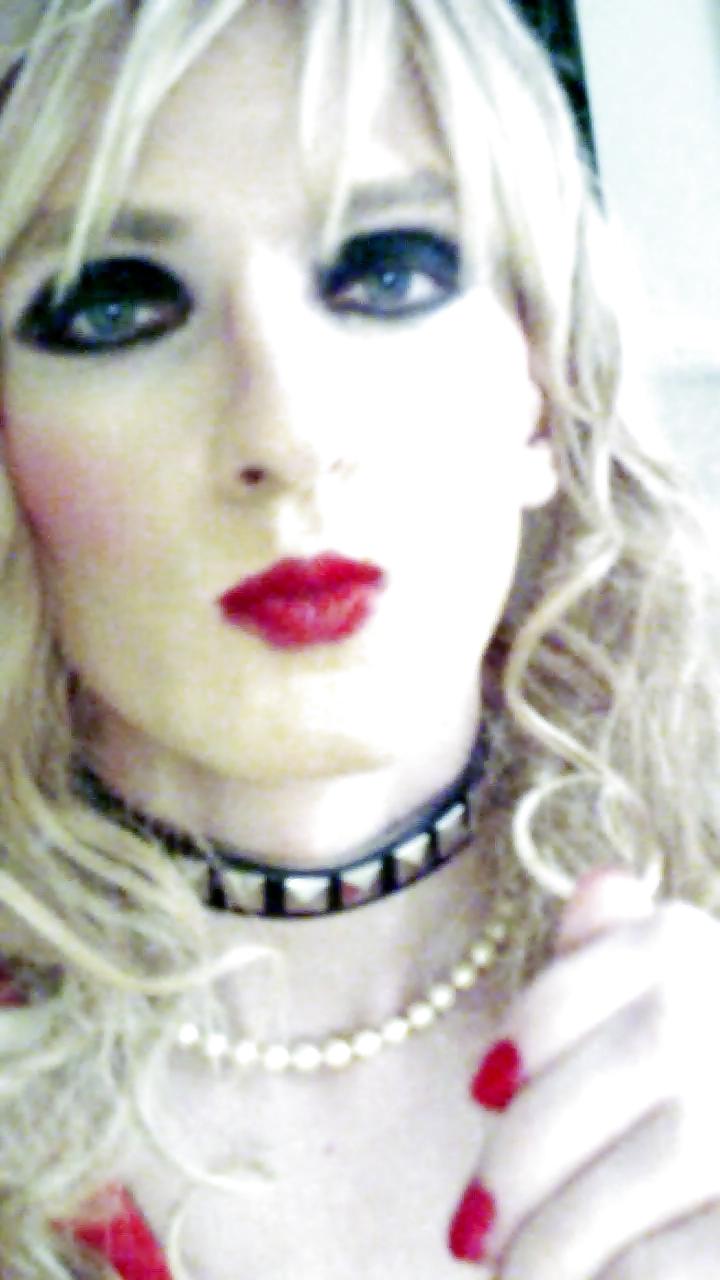 25P TRANNY BIMBO SLUT SANDRA