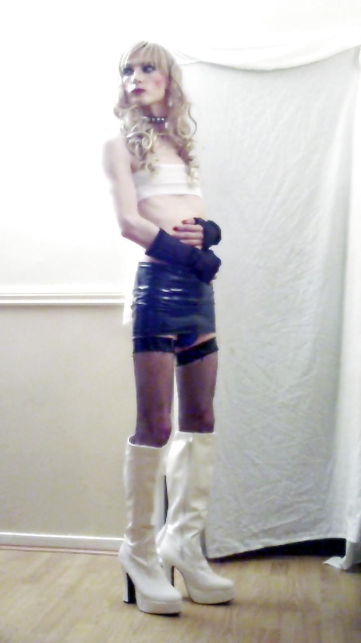 25P TRANNY BIMBO SLUT SANDRA