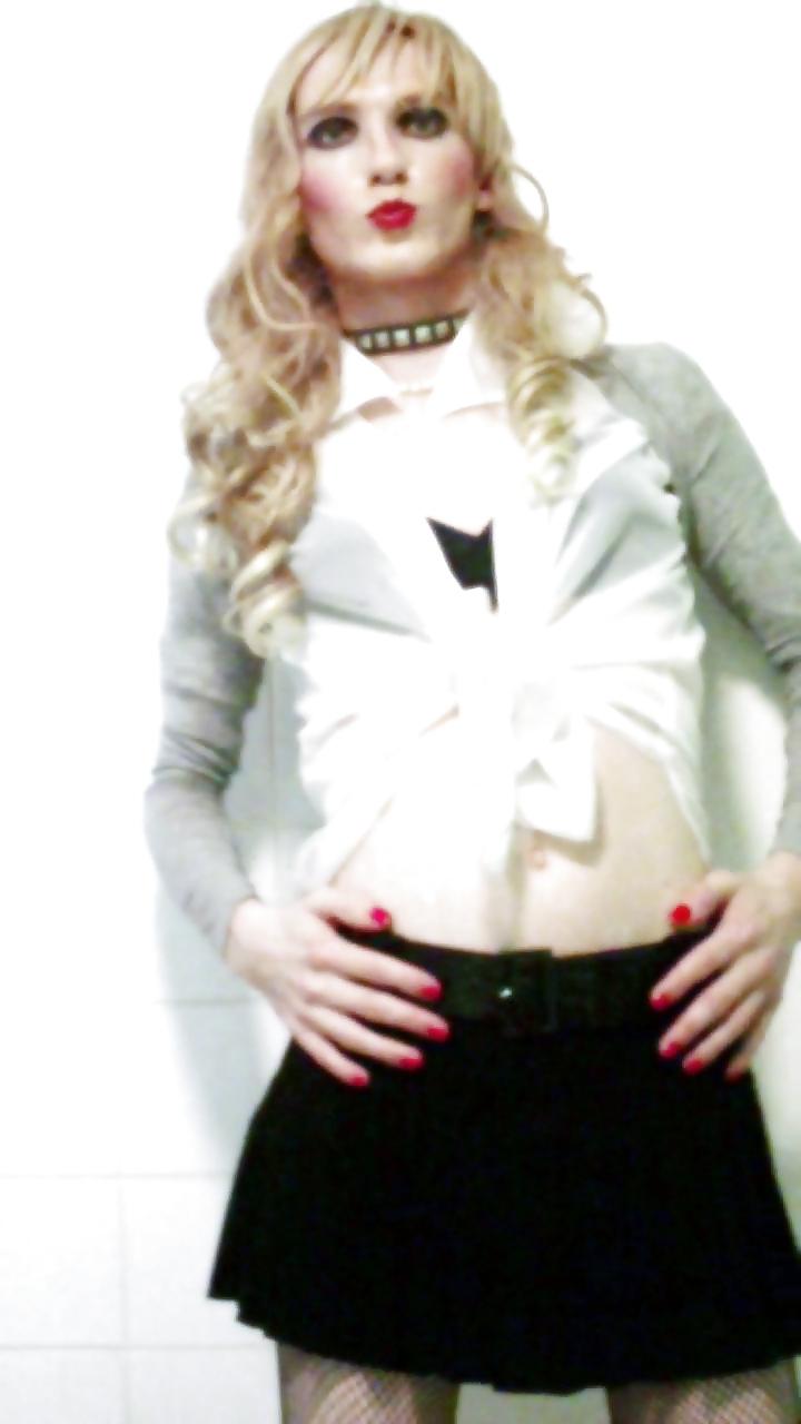25P TRANNY BIMBO SLUT SANDRA