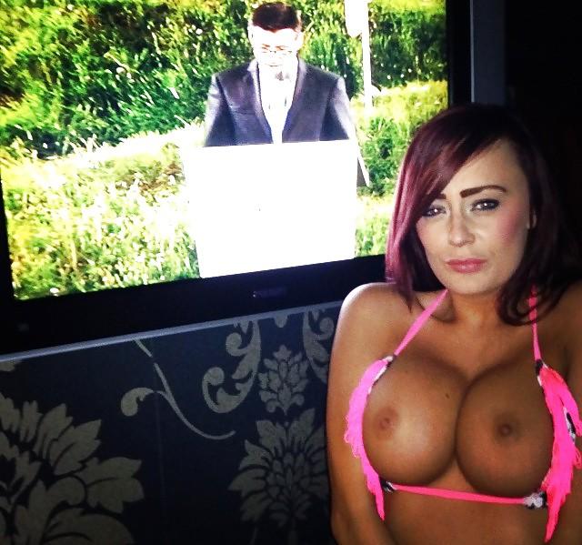 25P Hot Brunette Bimbo