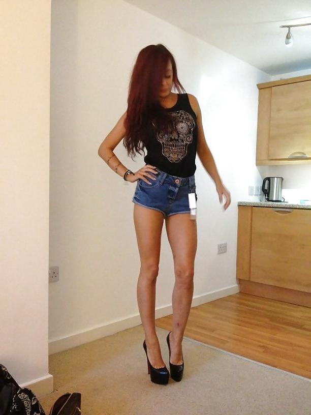25P Hot Brunette Bimbo