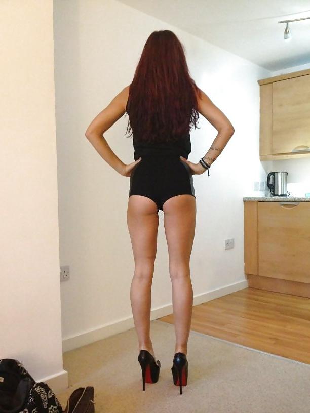 25P Hot Brunette Bimbo