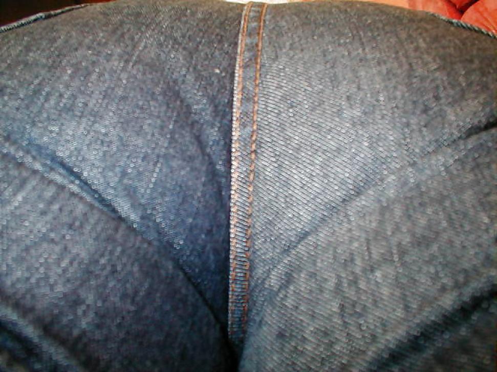 25P Wife's sexy slut ass in jeans