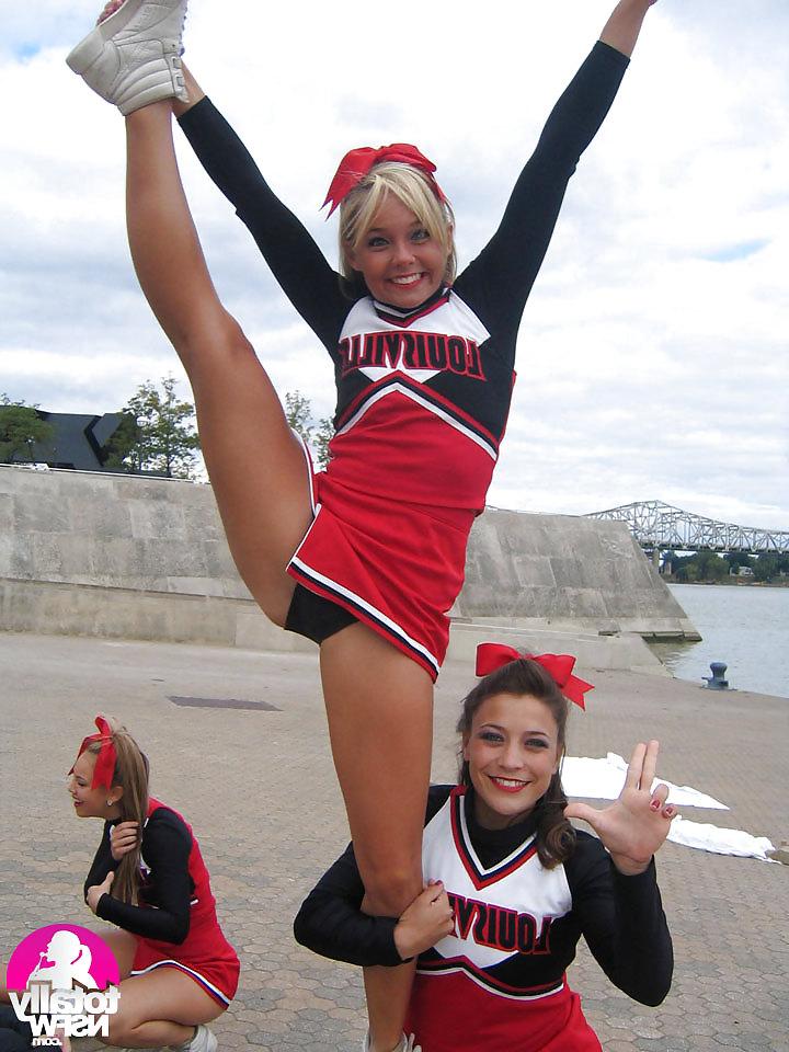 13P Cheerleaderin Becca Manns