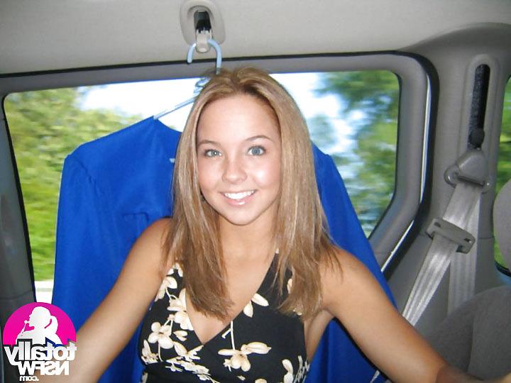 13P Cheerleaderin Becca Manns