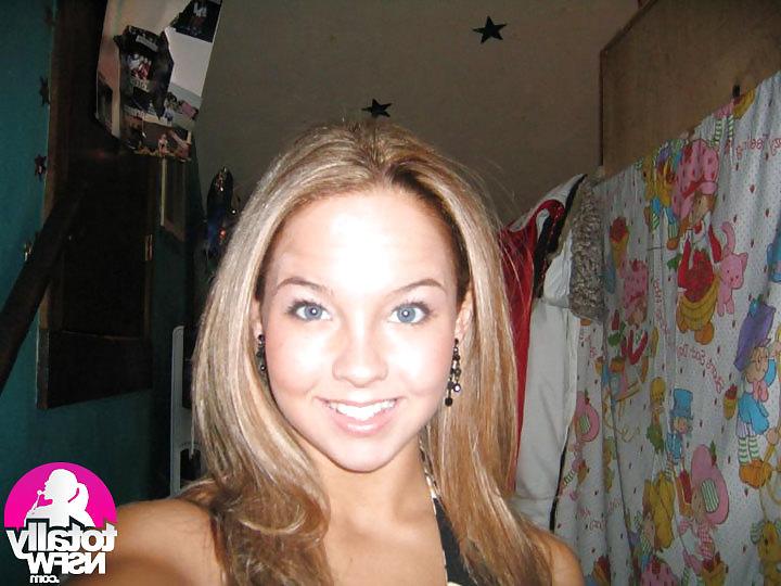 13P Cheerleaderin Becca Manns
