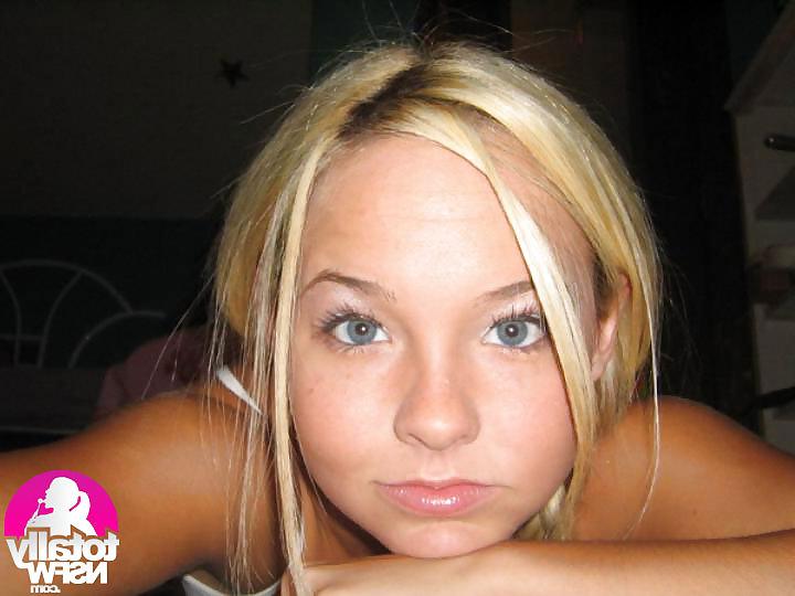 13P Cheerleaderin Becca Manns