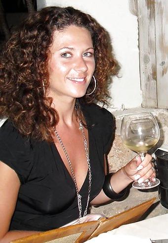 10P Curly brunette
