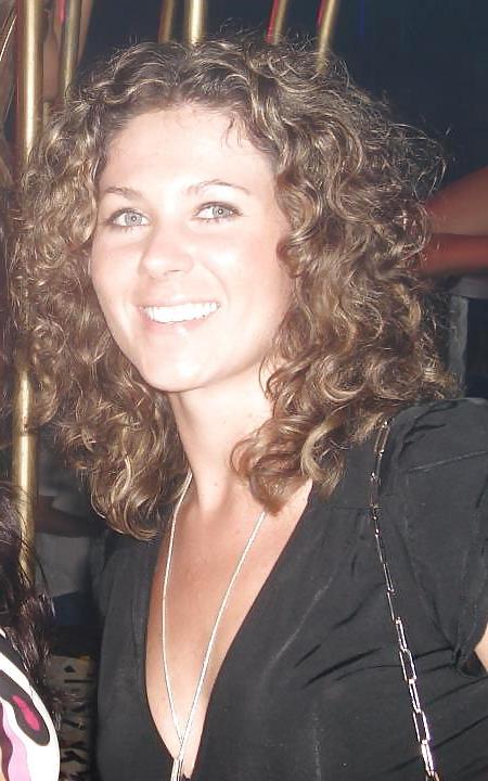 10P Curly brunette