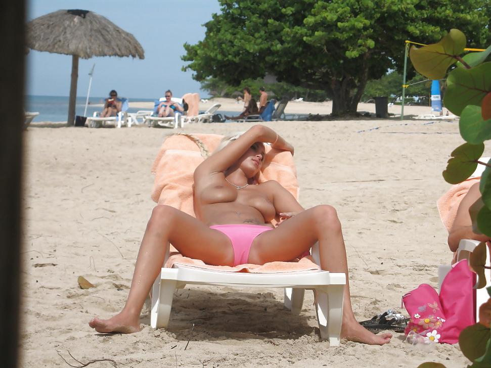 22P Public Beach Tits