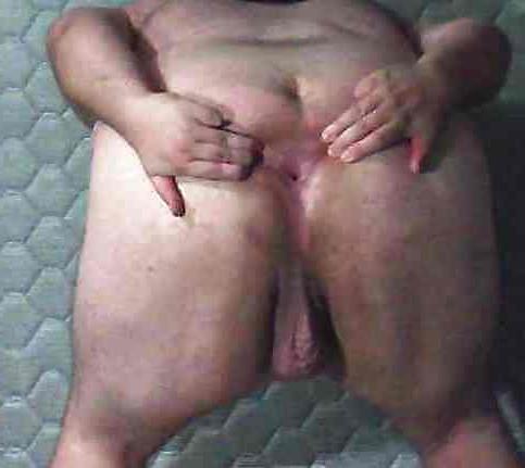 20P Fat nude sissy