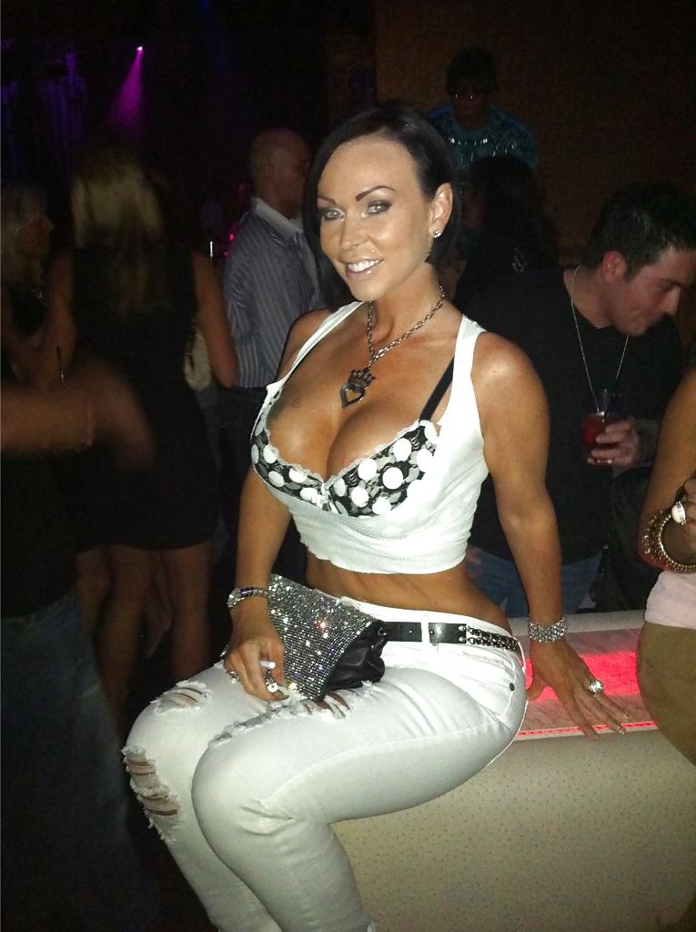 25P Renee: Fake Titted Tattooed Bimbo