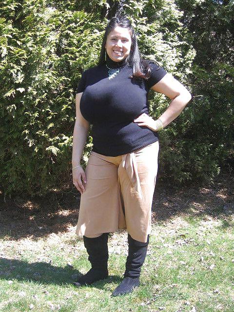 25P Curvy Beauties 40 Clothed Edition