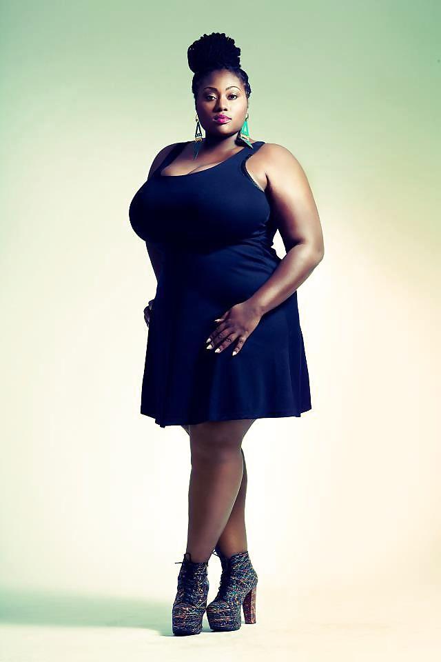 25P Curvy Beauties 40 Clothed Edition