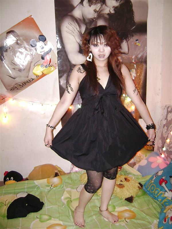 20P Tattooed Chinese girl with hairy armpits